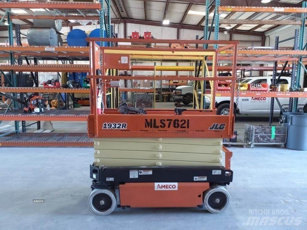 JLG 1932R Ножничные подъемники