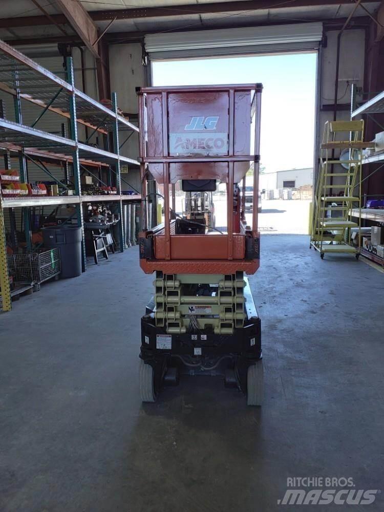 JLG 1932R Ножничные подъемники