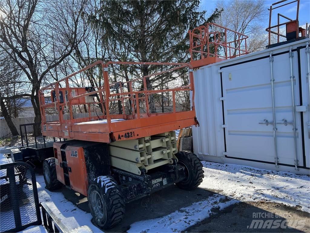 JLG 330LRT Ножничные подъемники