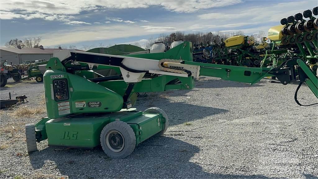 JLG E400AJPN Коленчатые подъемники