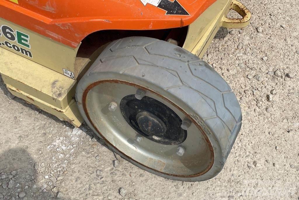 JLG TOUCAN 26E Вертикальные мачтовые подъемники