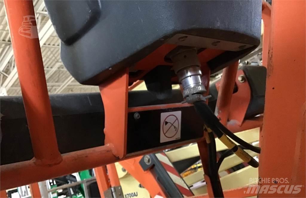 JLG TOUCAN 26E Вертикальные мачтовые подъемники