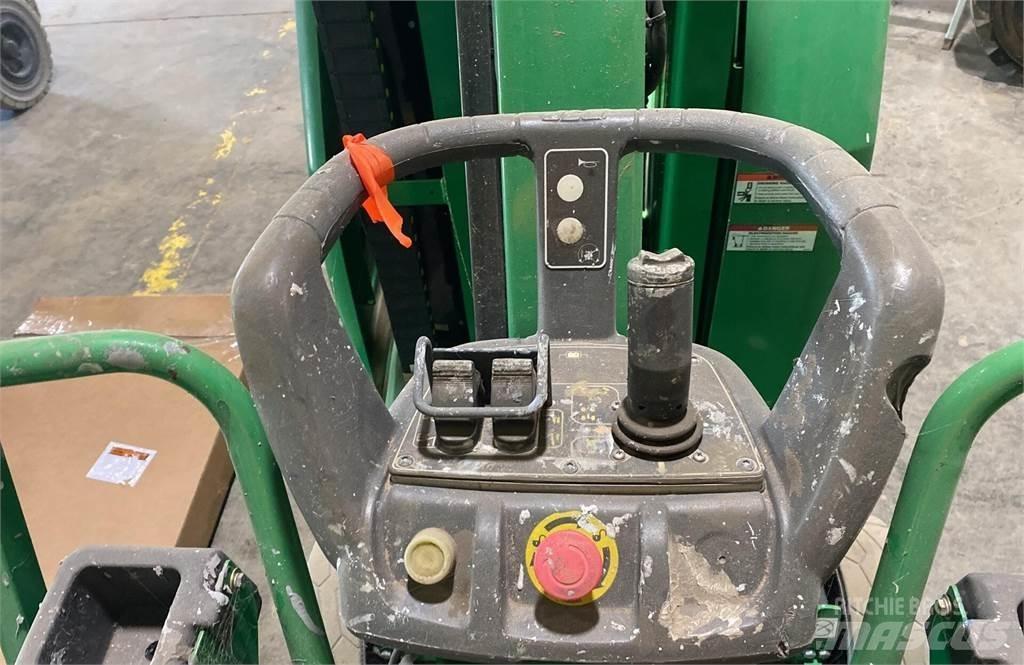 JLG TOUCAN 26E Вертикальные мачтовые подъемники