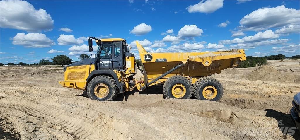 John Deere 310E Шарнирно-сочленённые самосвалы