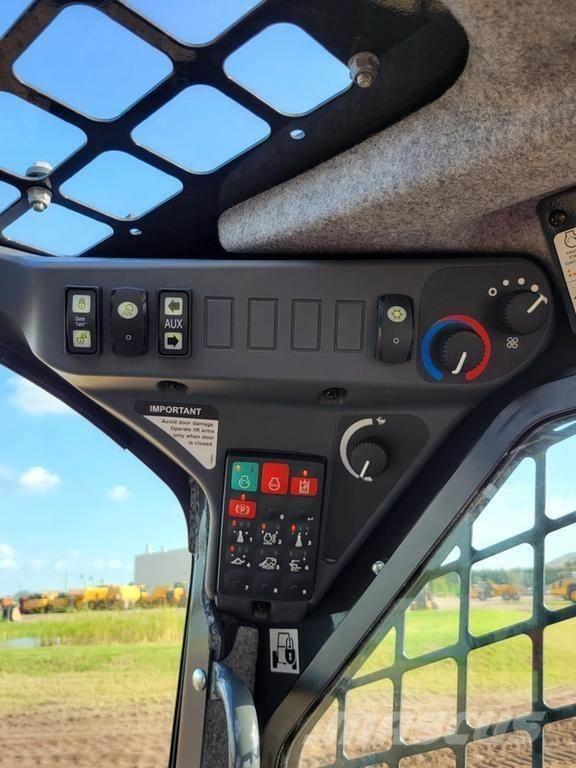 John Deere 325G Мини-погрузчики