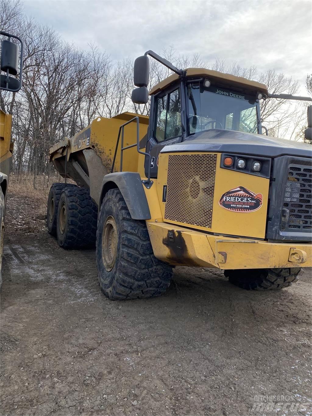 John Deere 410E Шарнирно-сочленённые самосвалы