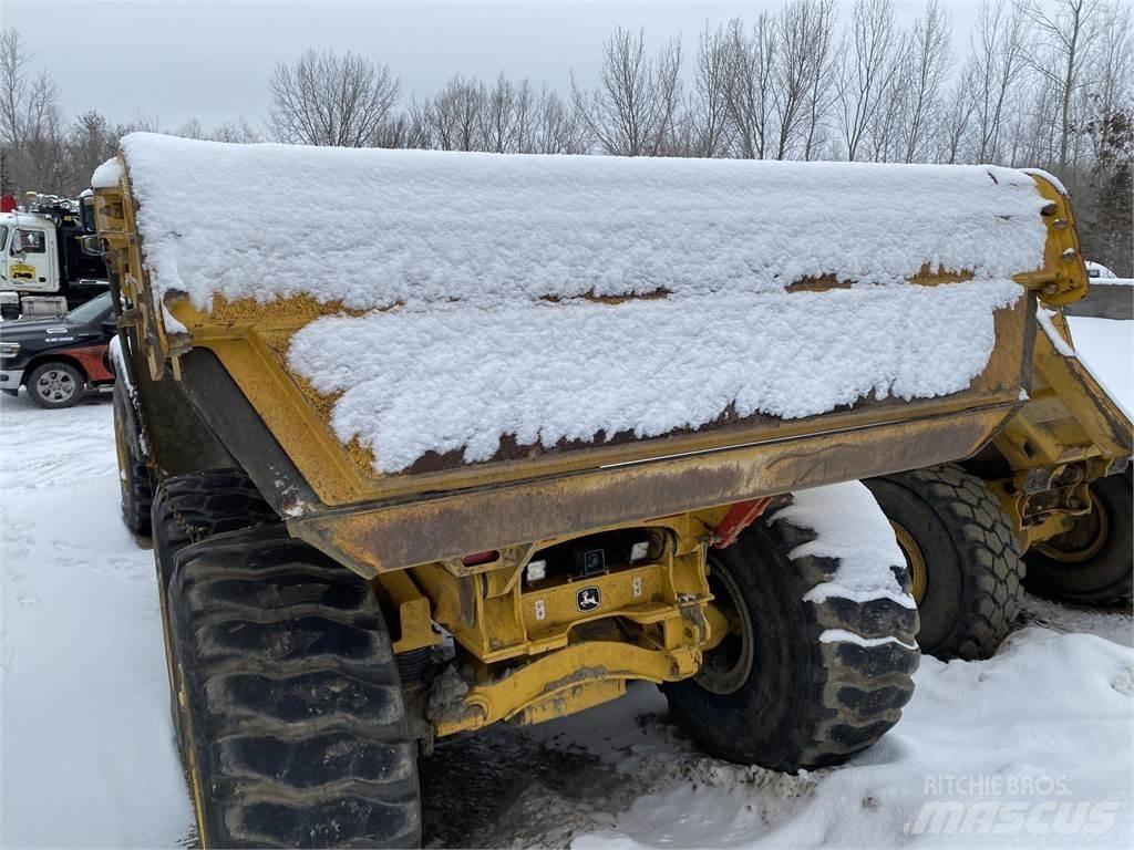 John Deere 460E Шарнирно-сочленённые самосвалы