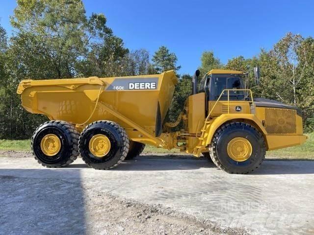 John Deere 460E Шарнирно-сочленённые самосвалы