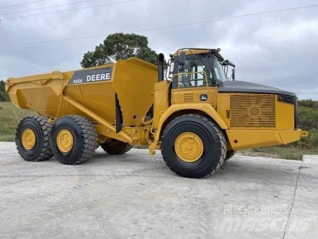 John Deere 460E Шарнирно-сочленённые самосвалы