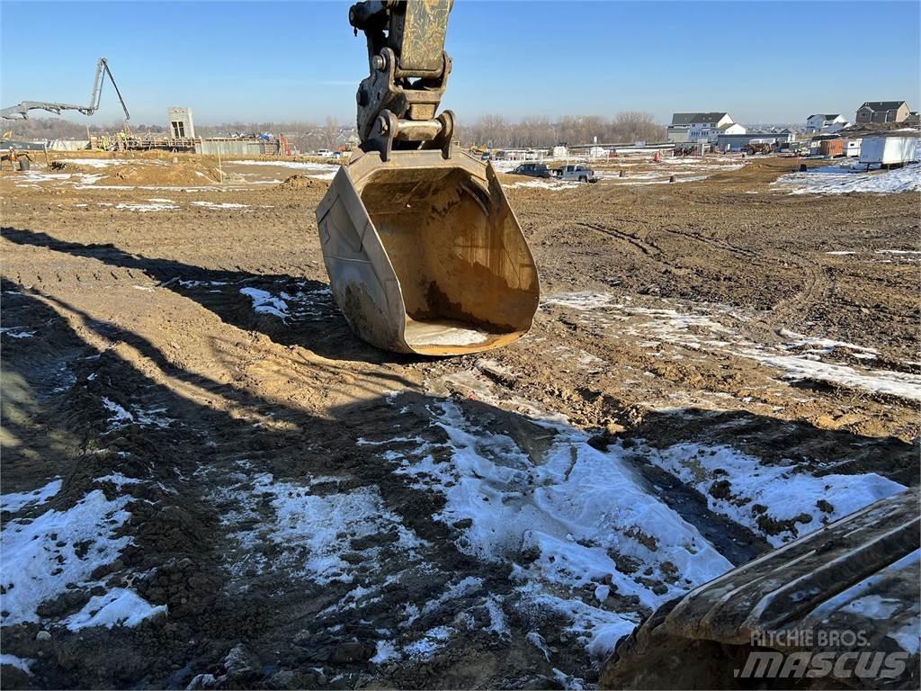 John Deere 470G LC Гусеничные экскаваторы