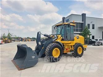 John Deere 544P Фронтальные погрузчики