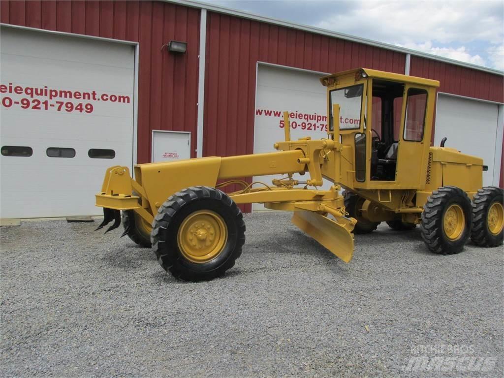 John Deere 570 Грейдеры