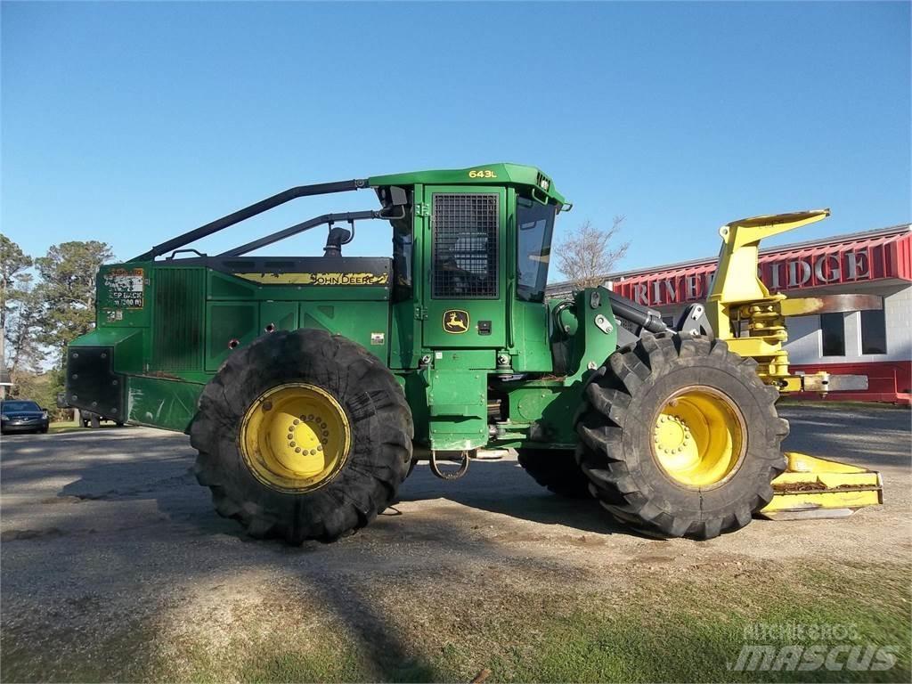 John Deere 643L Валочно-пакетирующие машины