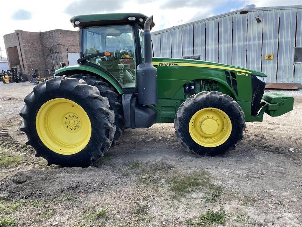 John Deere 8235R Трактора