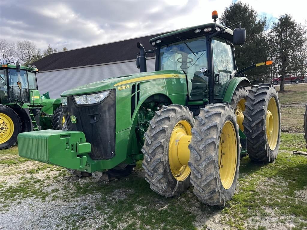 John Deere 8235R Трактора