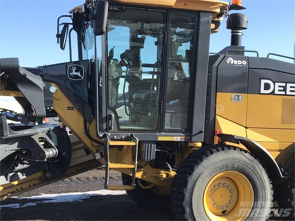 John Deere 872G Грейдеры