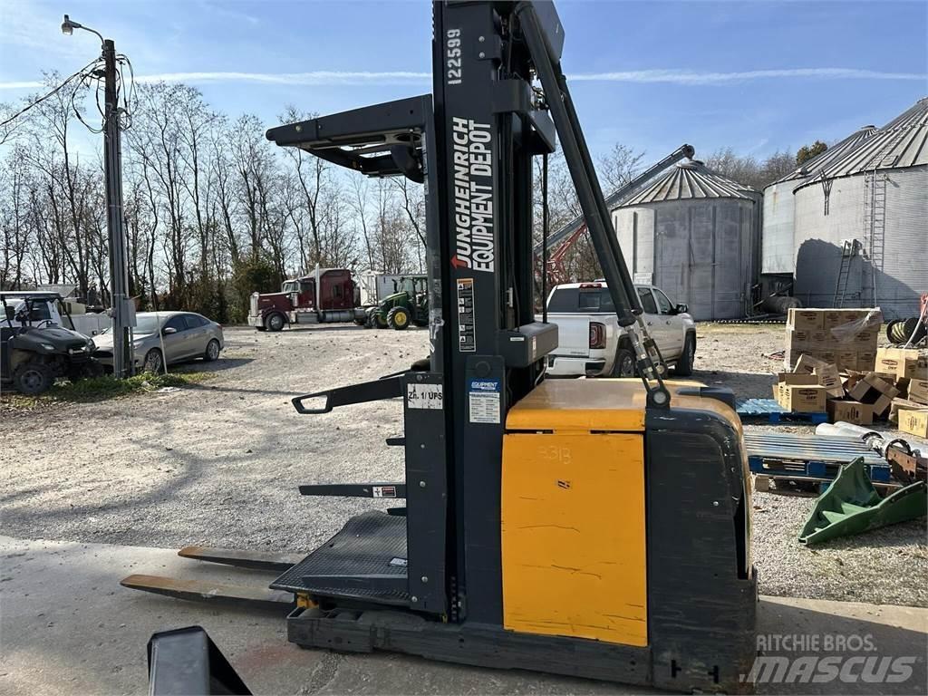 Jungheinrich EKS308 Вертикальные комплектовщики