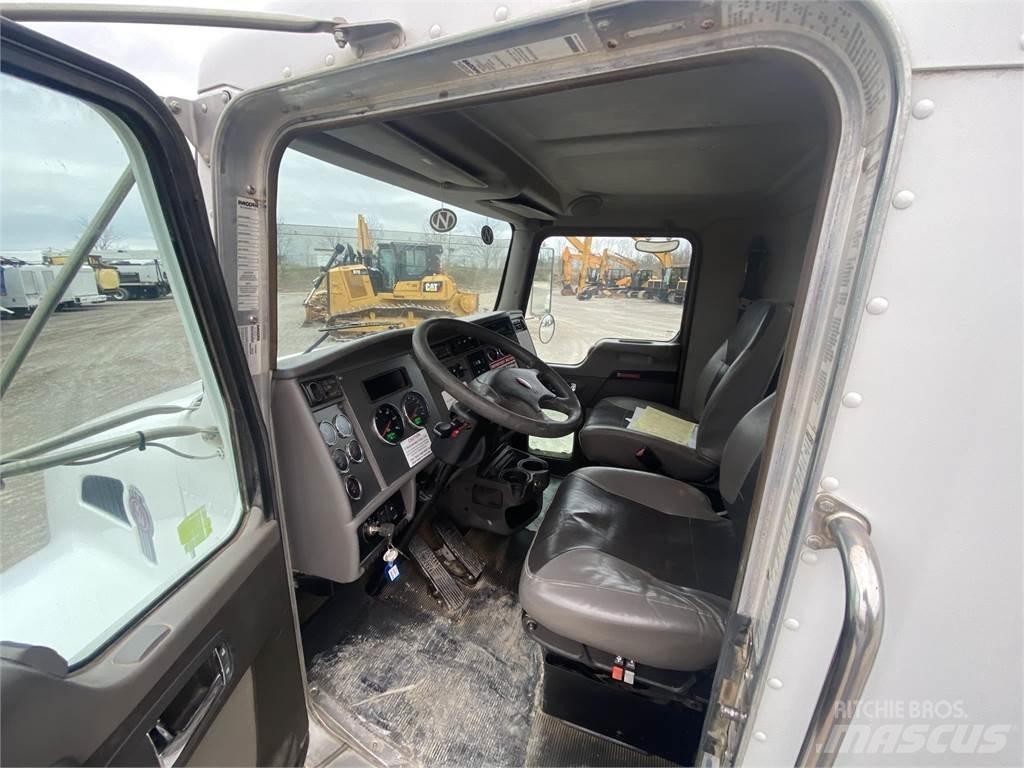 Kenworth T300 Поливочные машины