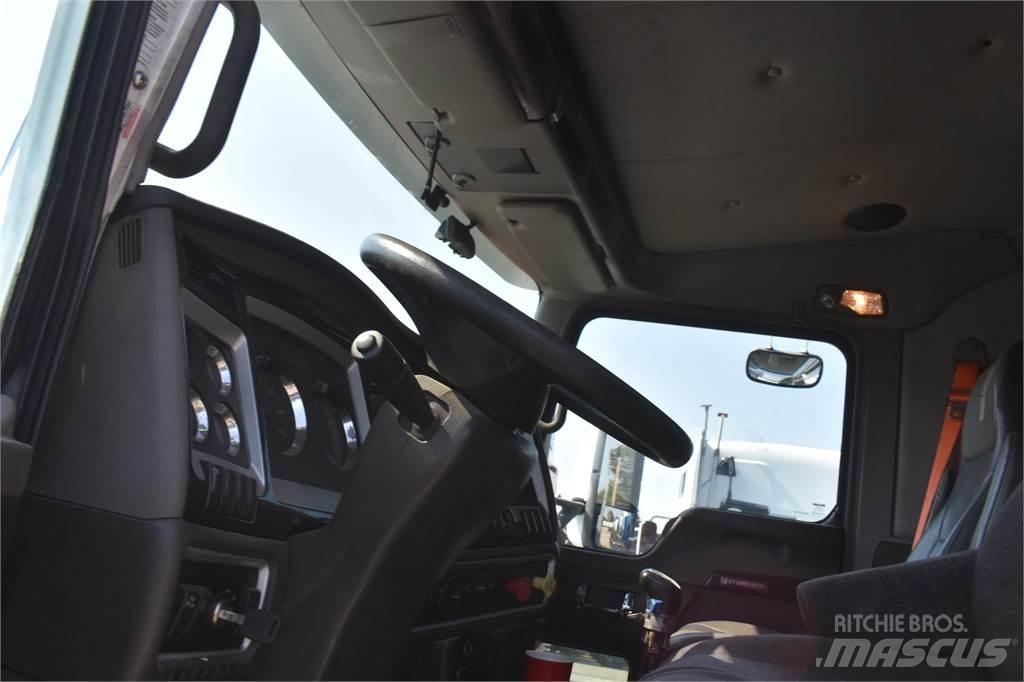 Kenworth T660 Грузовики-Самосвалы
