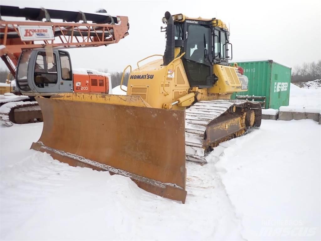 Komatsu D61PXi-24 Гусеничные бульдозеры
