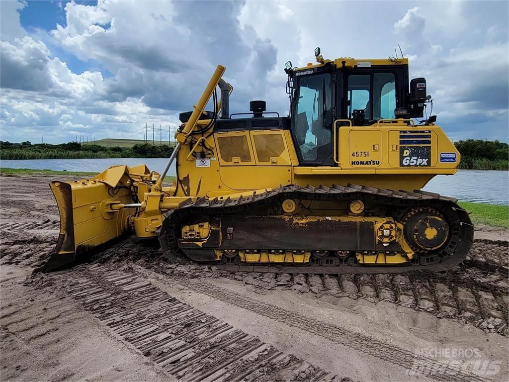 Komatsu D65PX-18 Гусеничные бульдозеры