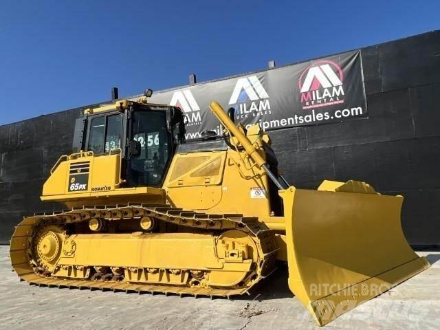Komatsu D65PX-18 Гусеничные бульдозеры