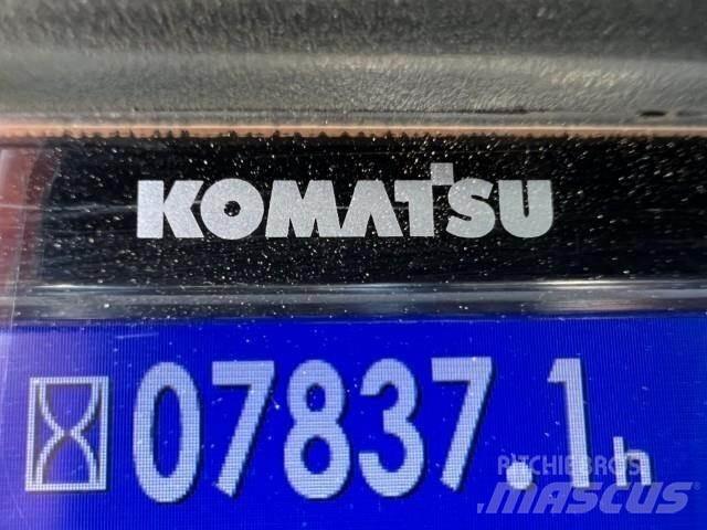 Komatsu D65PX-18 Гусеничные бульдозеры