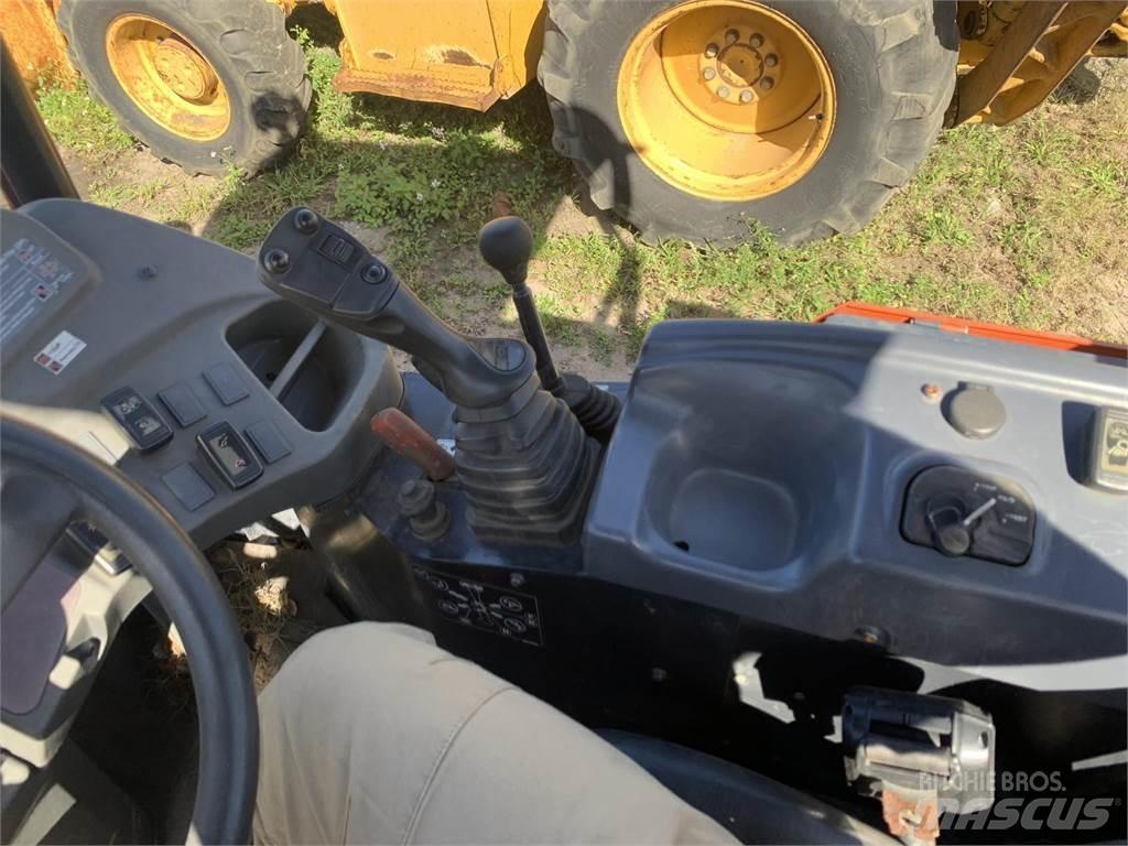 Kubota R530 Фронтальные погрузчики