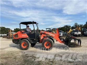Kubota R530 Фронтальные погрузчики