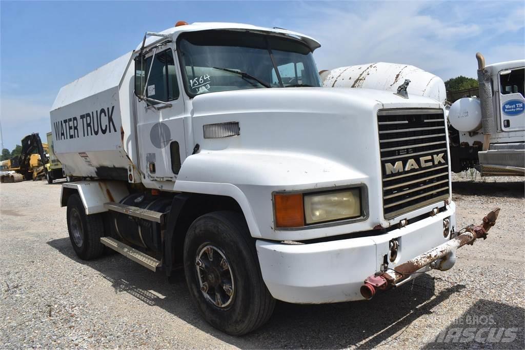 Mack CH613 Грузовики-цистерны