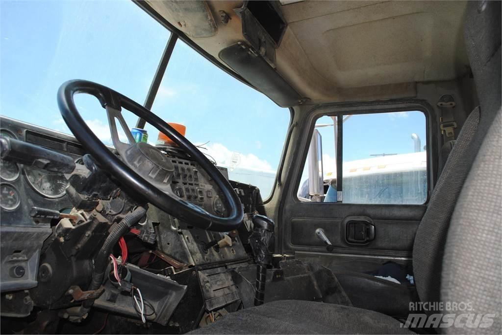 Mack CH613 Грузовики-Самосвалы
