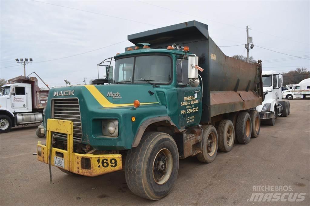 Mack DM688 Грузовики-Самосвалы