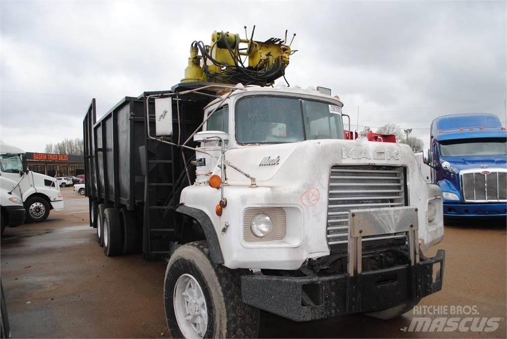 Mack DM690S Автомобильные краны