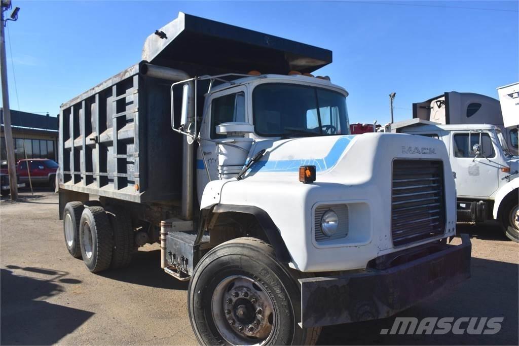 Mack DM690S Грузовики-Самосвалы