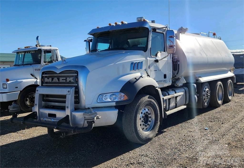 Mack GRANITE 84BR Поливочные машины