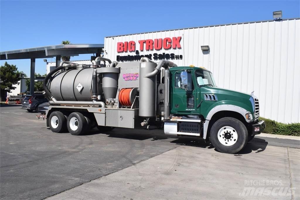Mack GRANITE GU713 Грузовики-цистерны