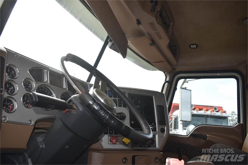 Mack GRANITE GU713 Грузовики-Самосвалы