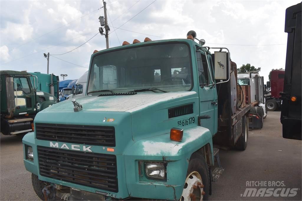 Mack MIDLINER CS200 Грузовики-цистерны