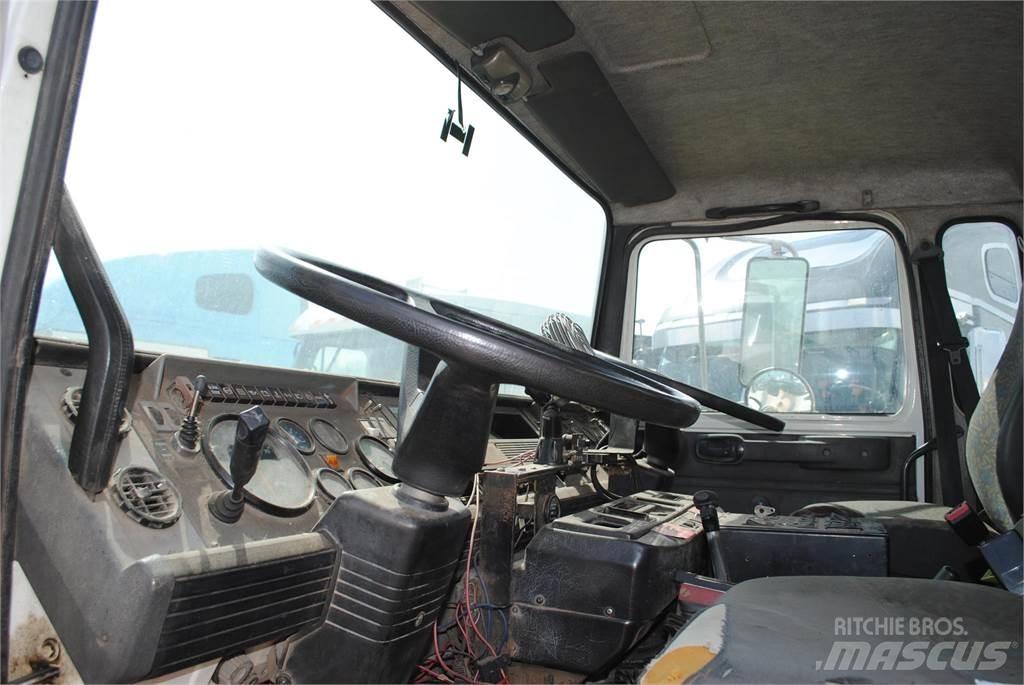 Mack MIDLINER MS250 Уборочные машины