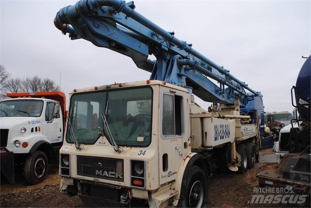Mack MR686S Автобетоносмесители
