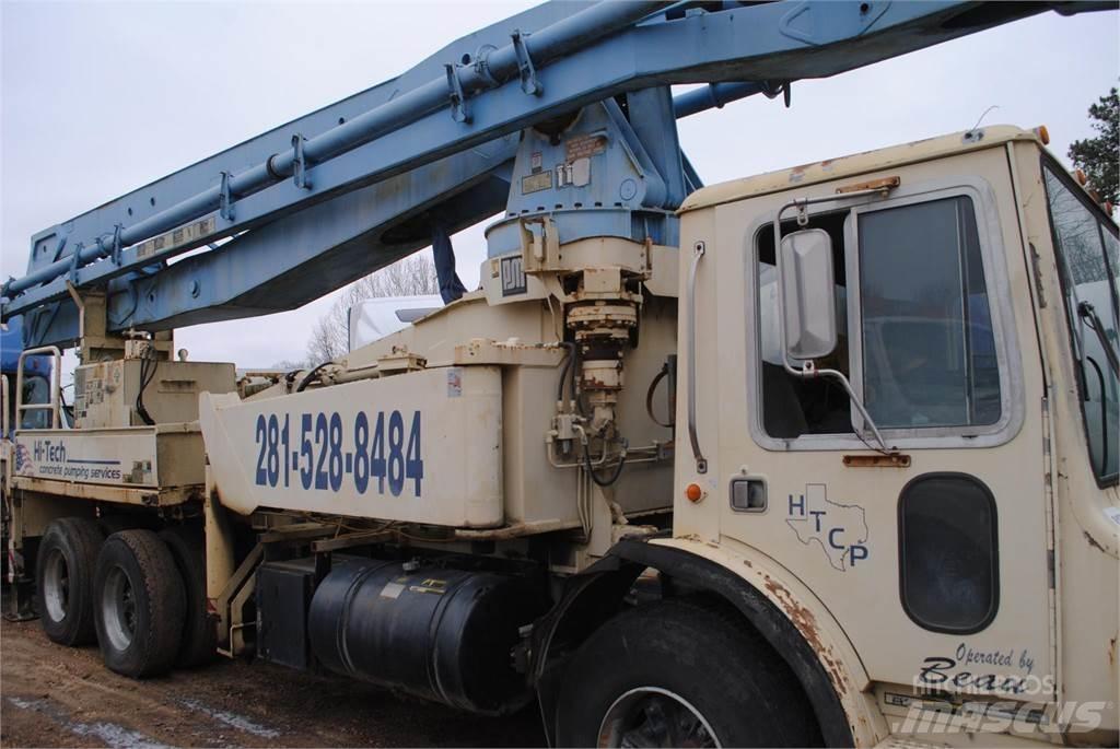 Mack MR686S Автобетоносмесители