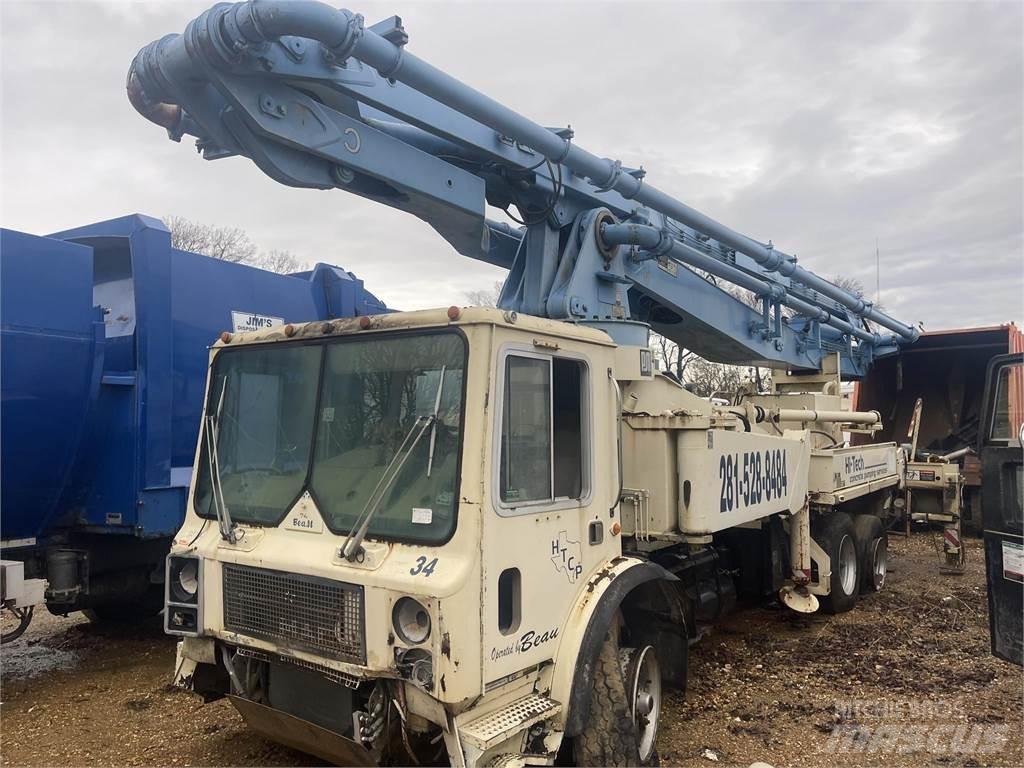 Mack MR686S Автобетоносмесители