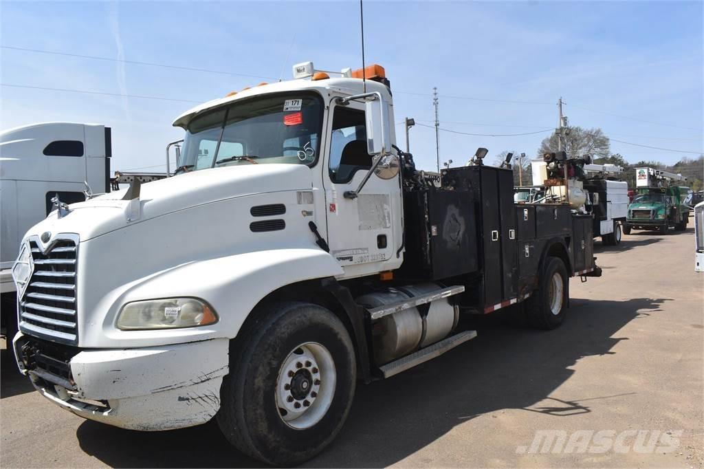 Mack VISION CX612 Комбинированные дорожные машины