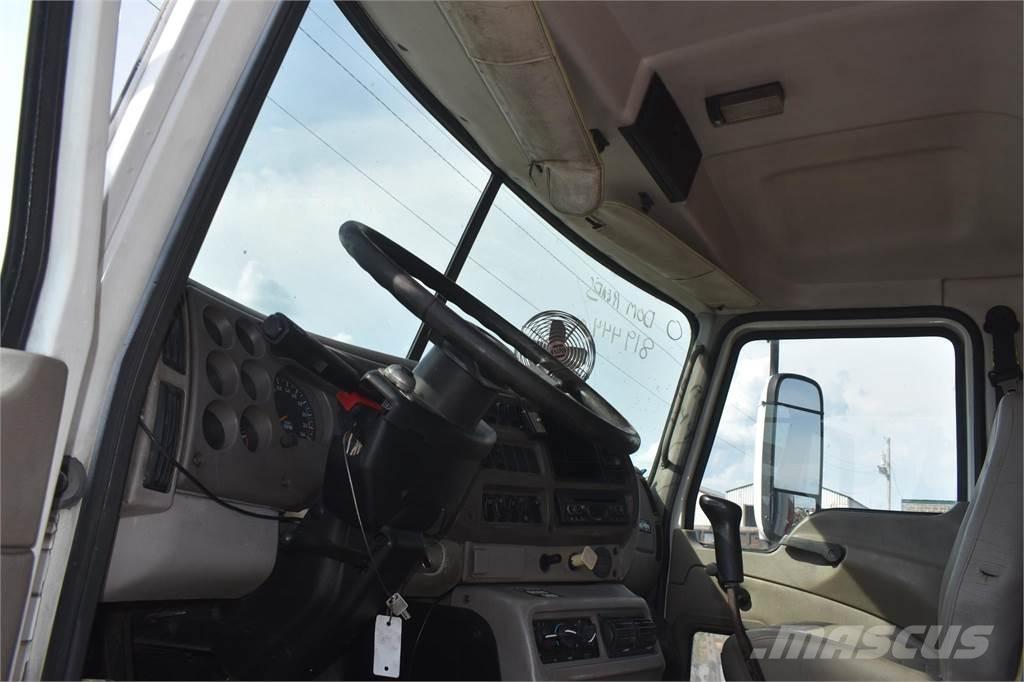 Mack VISION CXN613 Грузовики-Самосвалы