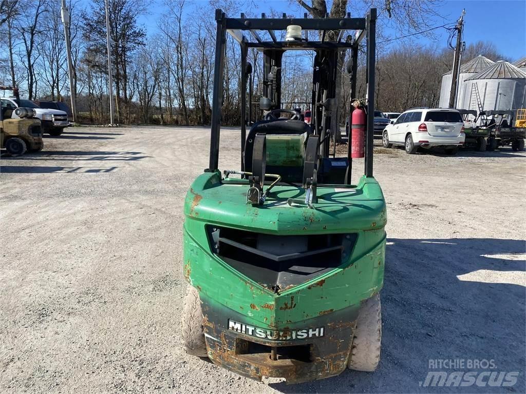 Mitsubishi FG30N Другие складские механизмы