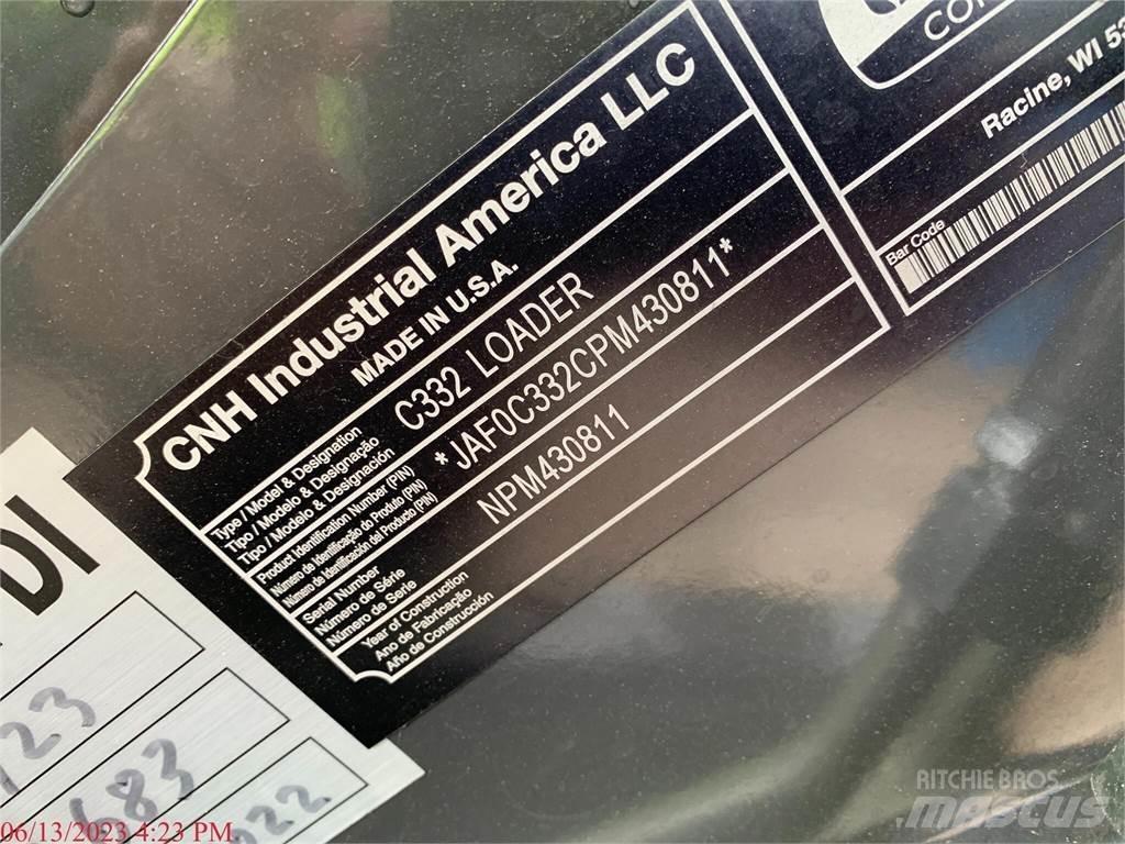 New Holland C332 Мини-погрузчики