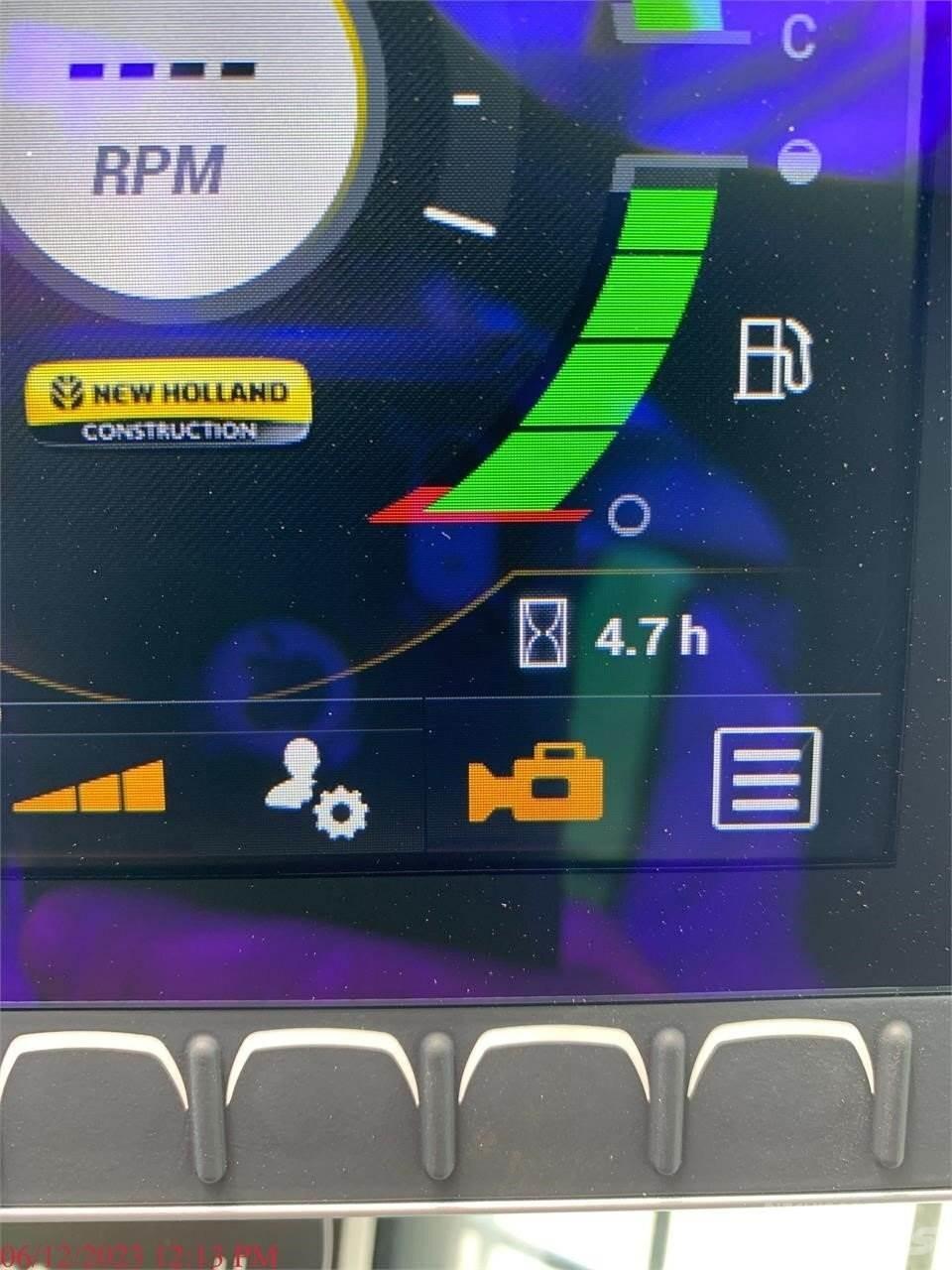 New Holland C337 Мини-погрузчики