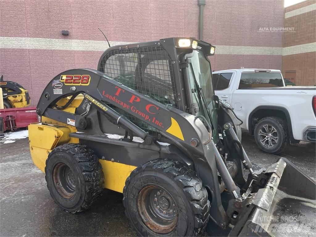 New Holland L228 Мини-погрузчики
