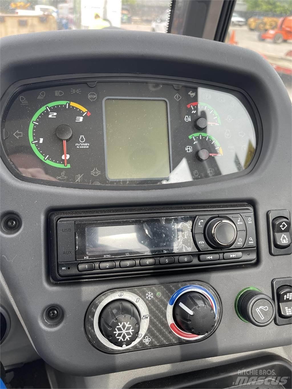 New Holland W80C Фронтальные погрузчики