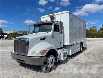 Peterbilt 335 Строительная техника - Другие